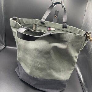 Two-Tone Tote Boat Bag